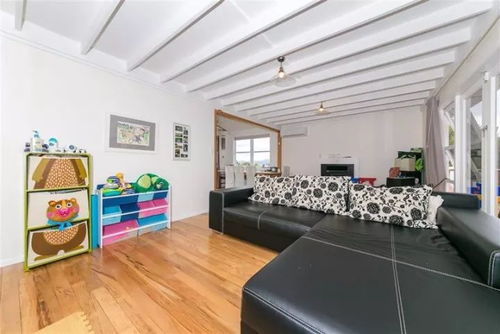 西區(qū)Massey 4房靜街住宅 翻新廚房浴室，出租潛力大，近購(gòu)物中心與高速，自住投資兩相宜